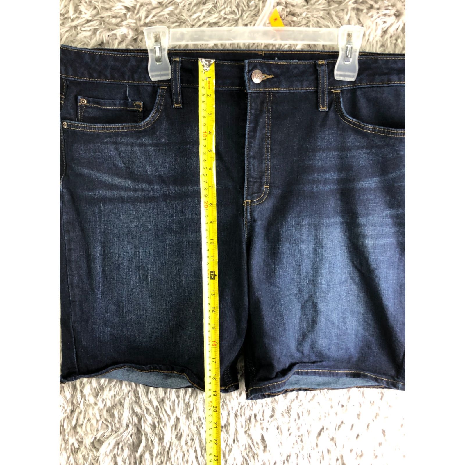 Lee LEE Womens Plus Size 22 Bermuda Blue Denim Jean Shorts Mid Rise Medium Wash Casual Fashion Womens Jeans Shorts Size 40" / US 18 - 3 Thumbnail