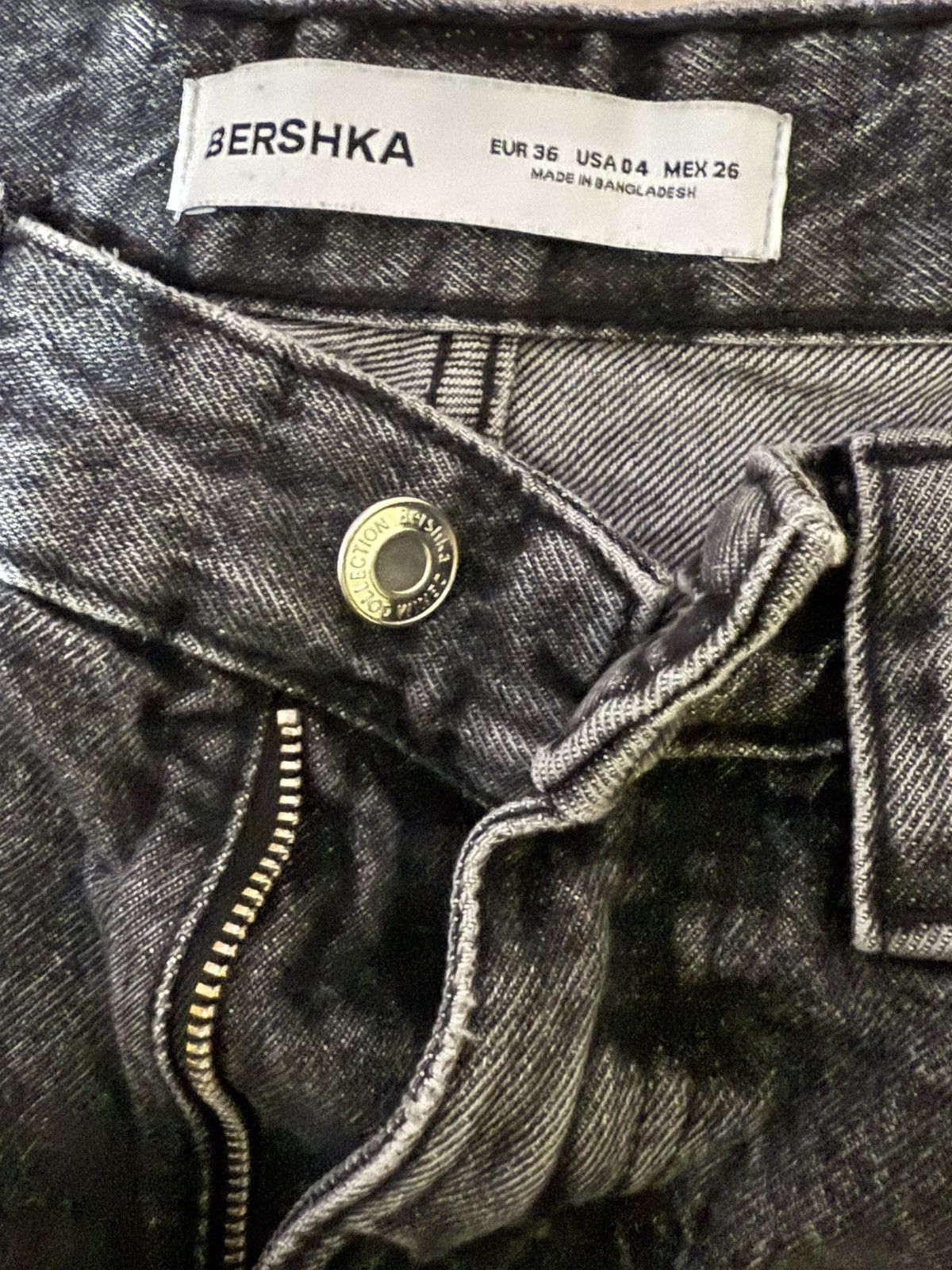 Bershka Baggy Jeans from Bershka Size 26" / US 2 / IT 38 - 1 Thumbnail