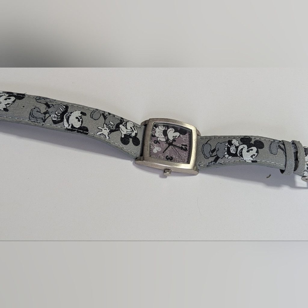 Disney Disney Mickey Mouse Watch Genuine Leather Band New Battery Size ONE SIZE - 8 Thumbnail