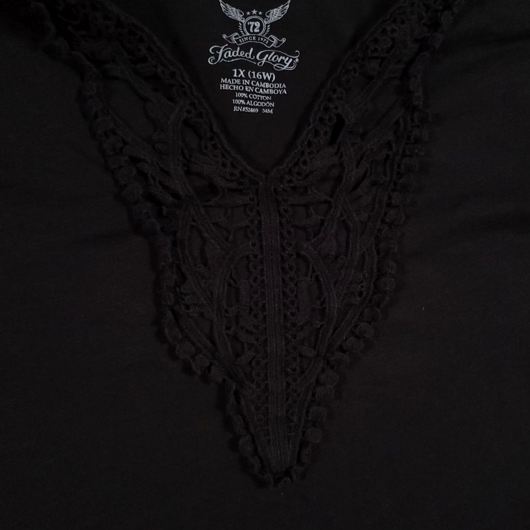 Faded Glory Faded Glory T Shirt Women's 1X 16W Plus Black Short Sleeve V Neck Embroidered Crewneck? Size XL / US 12-14 / IT 48-50 - 4 Thumbnail
