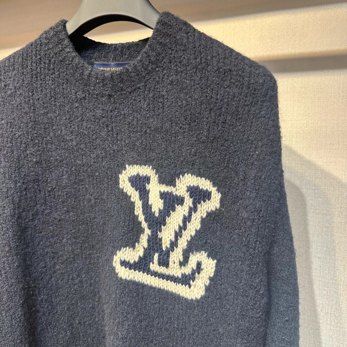 Louis Vuitton Louis Vuitton Navy Teddy Sweater XS Size US XS / EU 42 / 0 - 2 Thumbnail