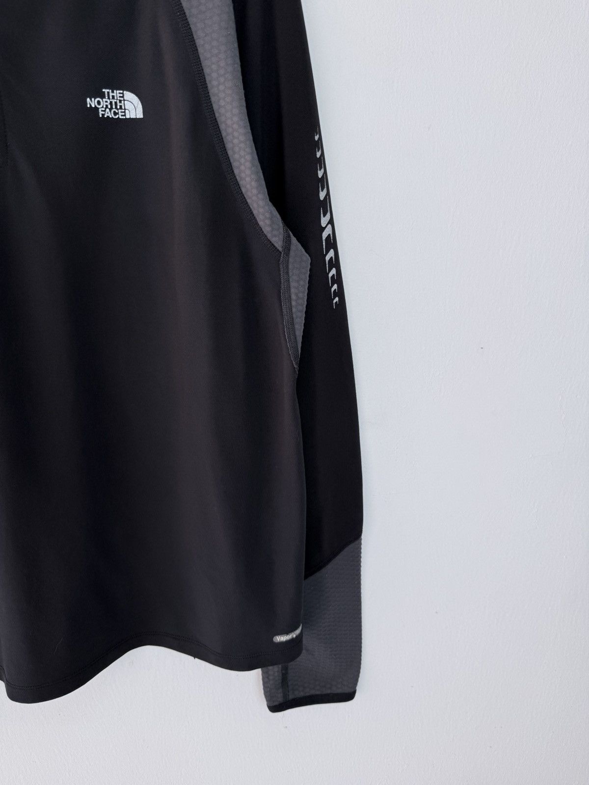 The North Face TNF Outdoor Flight Series Jersey. Size US L / EU 52-54 / 3 - 6 Thumbnail