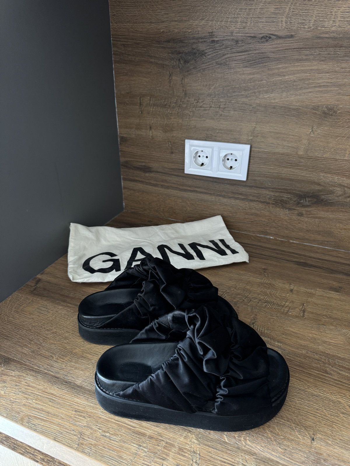 Ganni Ganni Ruched Platform Black Sandals Size US 6 / IT 36 - 3 Thumbnail