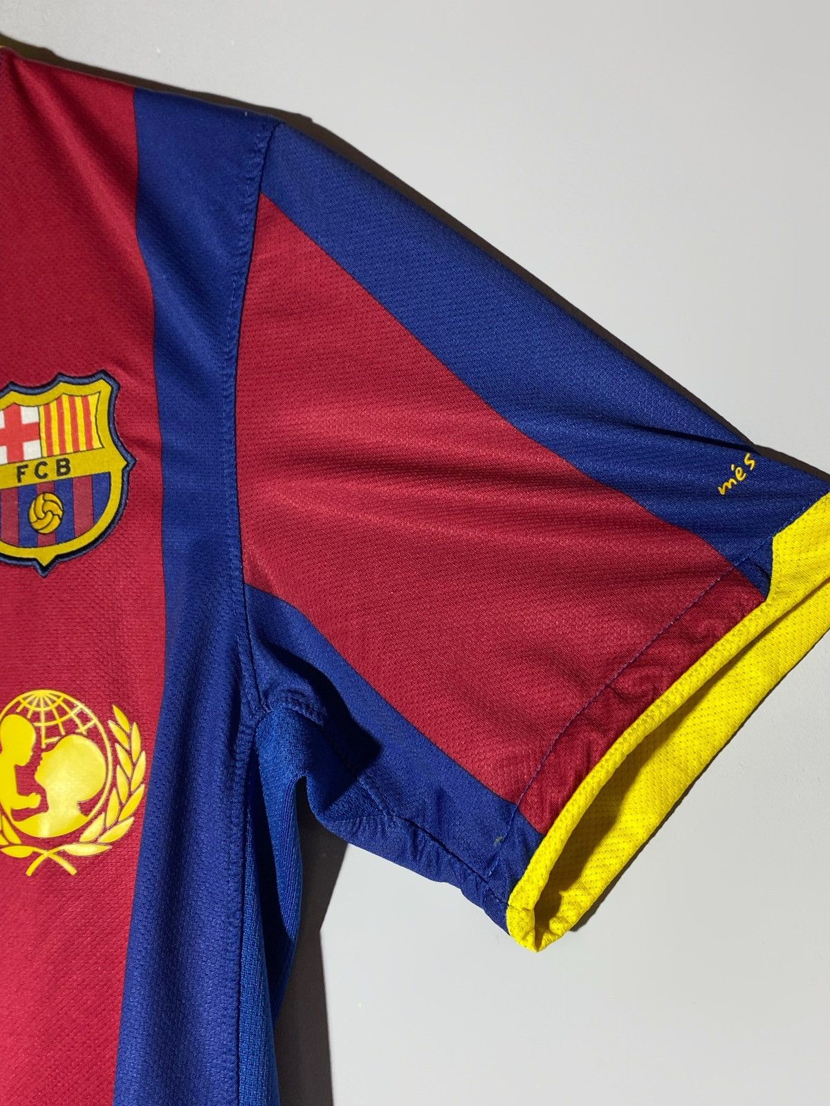 Nike Nike FC Barcelona 2010/11 Home Football Shirt Messi Era Size US S / EU 44-46 / 1 - 12 Thumbnail