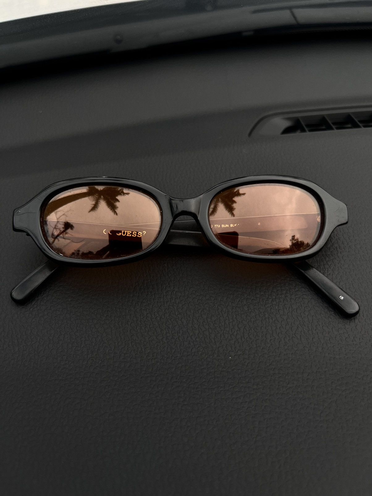 Guess Guess Sunglasses Size 30 - 1 Thumbnail