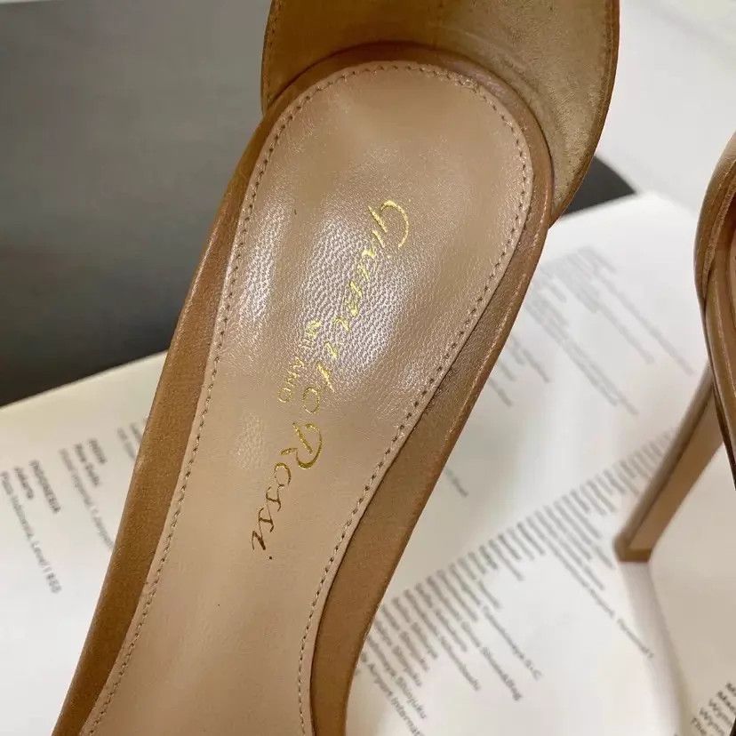 Gianvito Rossi Gianvito Rossi Women's Open Toe Sandal 35 (Used) Size US 4.5 / IT 34.5 - 5 Thumbnail