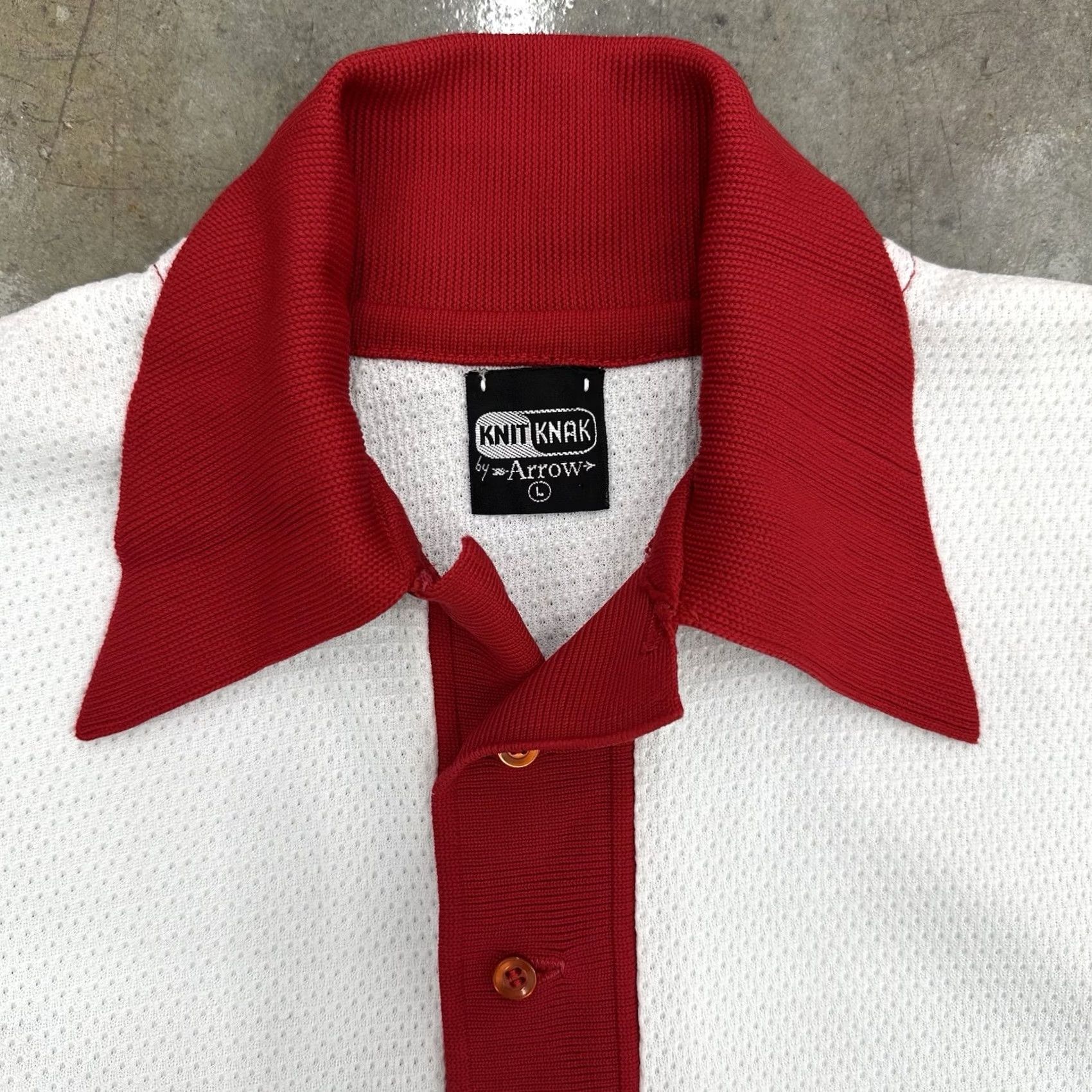 Arrow VINTAGE 70s Knit Knak By Arrow Polyester Polo Shirt White Red Large Mens Polo/Rugby Vintage 1970s Rockabilly Shirt Size US L / EU 52-54 / 3 - 2 Thumbnail