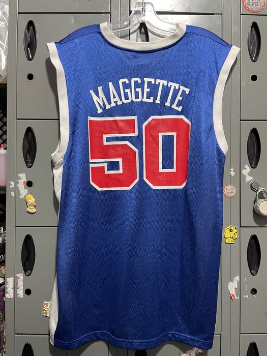 Got myself a throwback jersey! The blue jersey was and still is my favorite  jersey of the 2000's Clippers era 🔵 Corey Maggette #50 : r/LAClippers