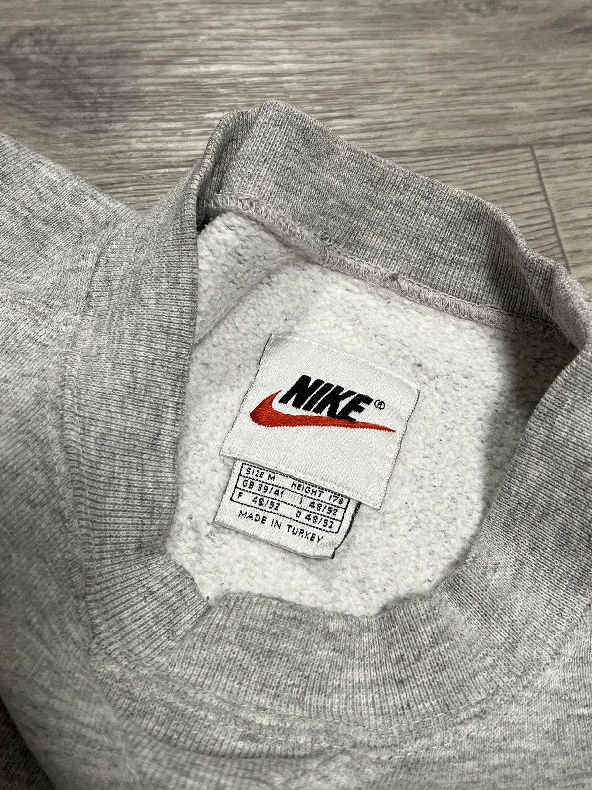 Vintage Nike vintage big swoosh sweatshirt men’s size M Size US M / EU 48-50 / 2 - 3 Thumbnail
