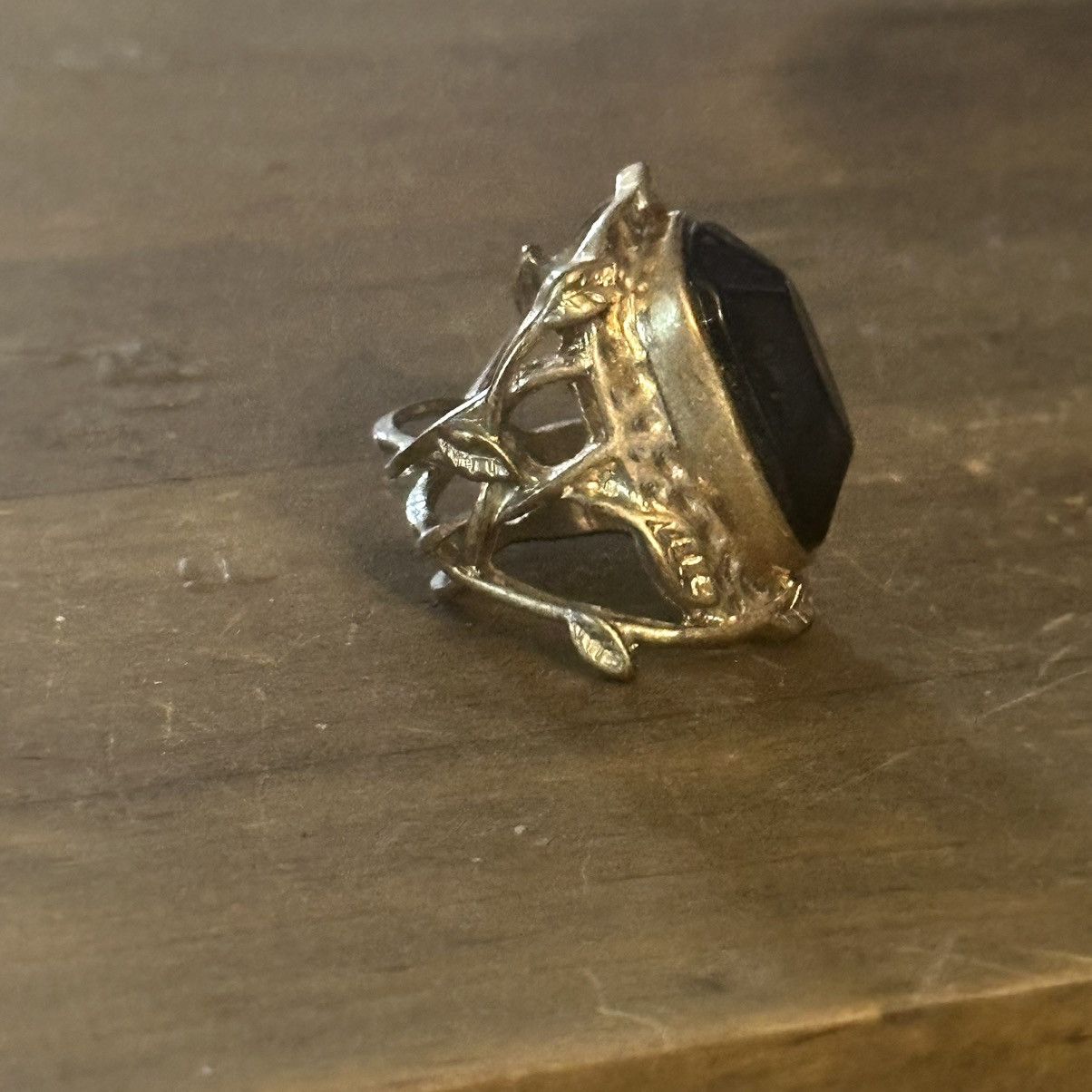Other Large ornate black stone ring Size ONE SIZE - 9 Thumbnail