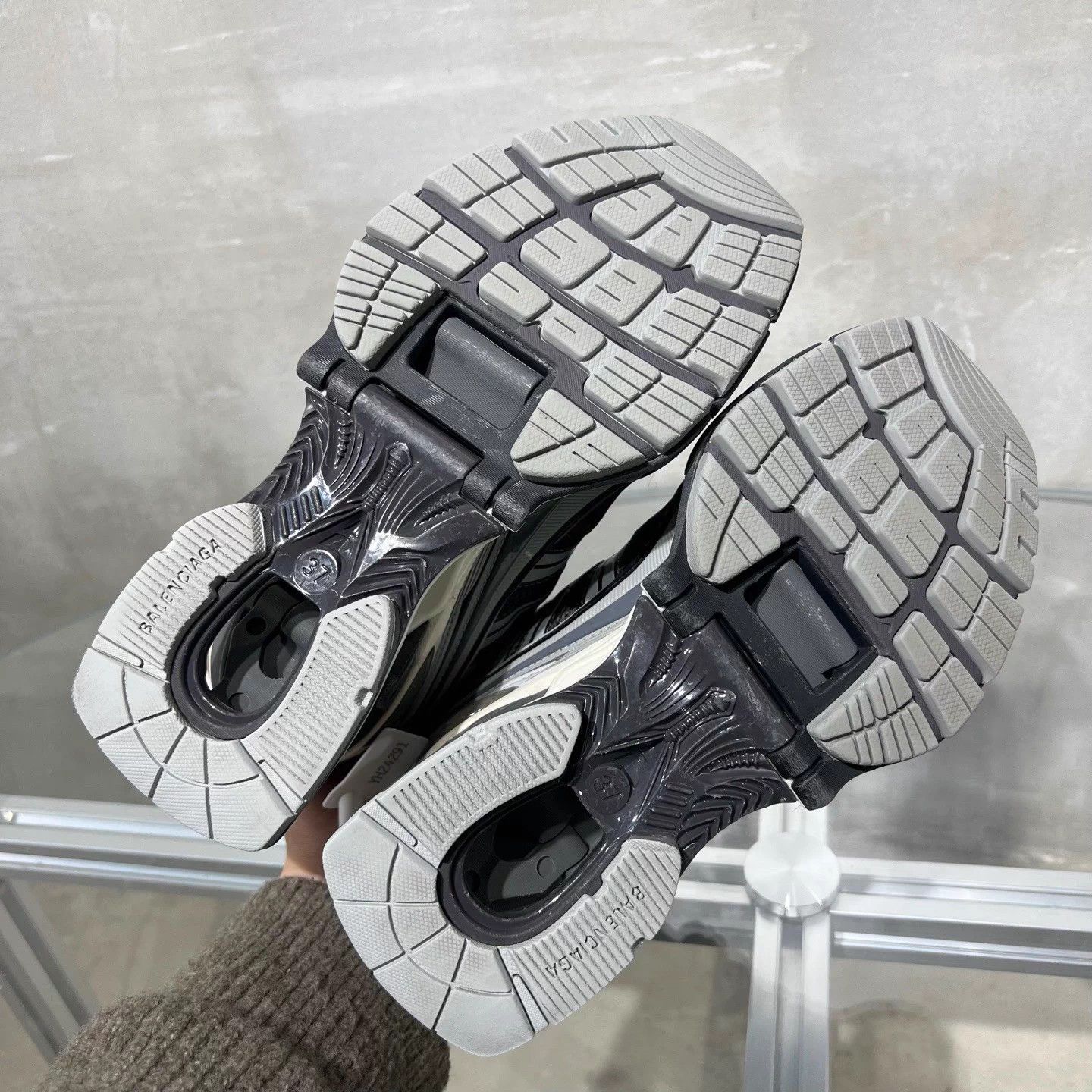 Balenciaga BLCG Spring Sneaker Gray 37 Size US 6 / IT 36 - 7 Thumbnail
