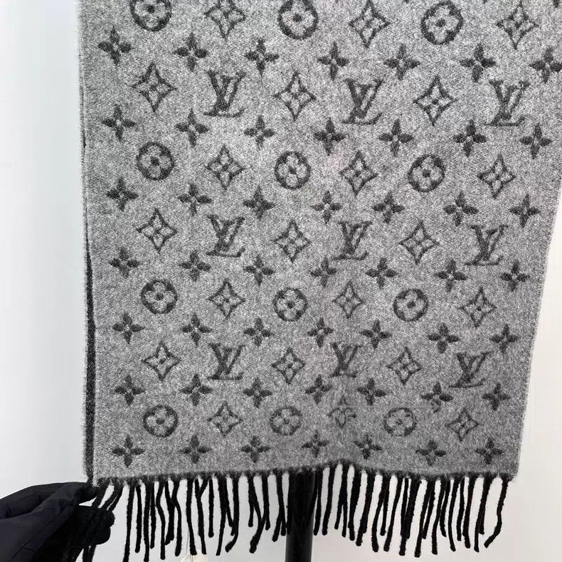 Louis Vuitton Louis Vuitton Black and Grey Gradient Full Printed Cashmer Size ONE SIZE - 6 Thumbnail