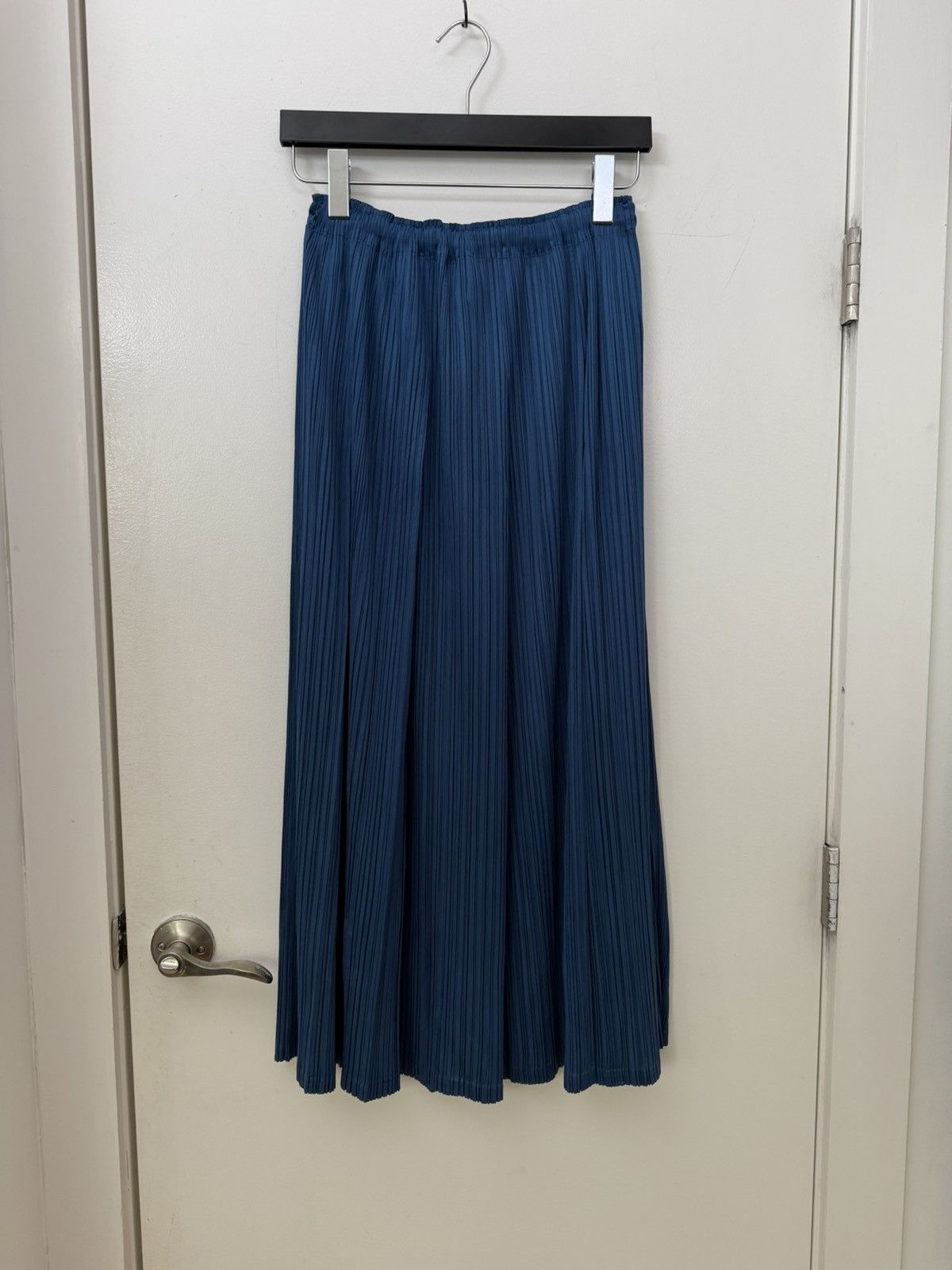 Pleats Please Issey Miyake Pleats Please Blue Pleated Skirt Size 28" / US 6 / IT 42 - 1 Thumbnail