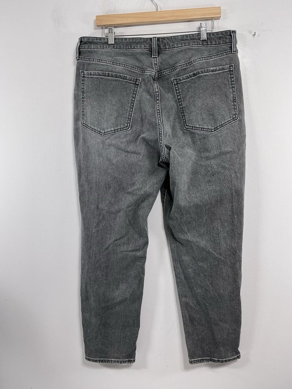 Old Navy Womans Old Navy Straight Faded Blk Jeans 14 Button Fly Size 36" / US 14 / IT 50 - 2 Thumbnail