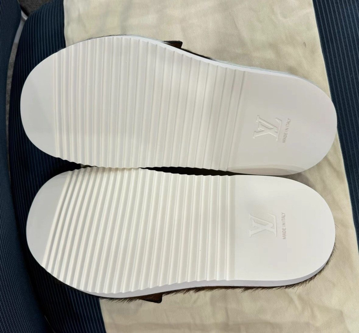 Louis Vuitton Louis Vuitton Easy Black Leather Slip-On Mules -2508 Size US 8.5 / EU 41-42 - 4 Thumbnail