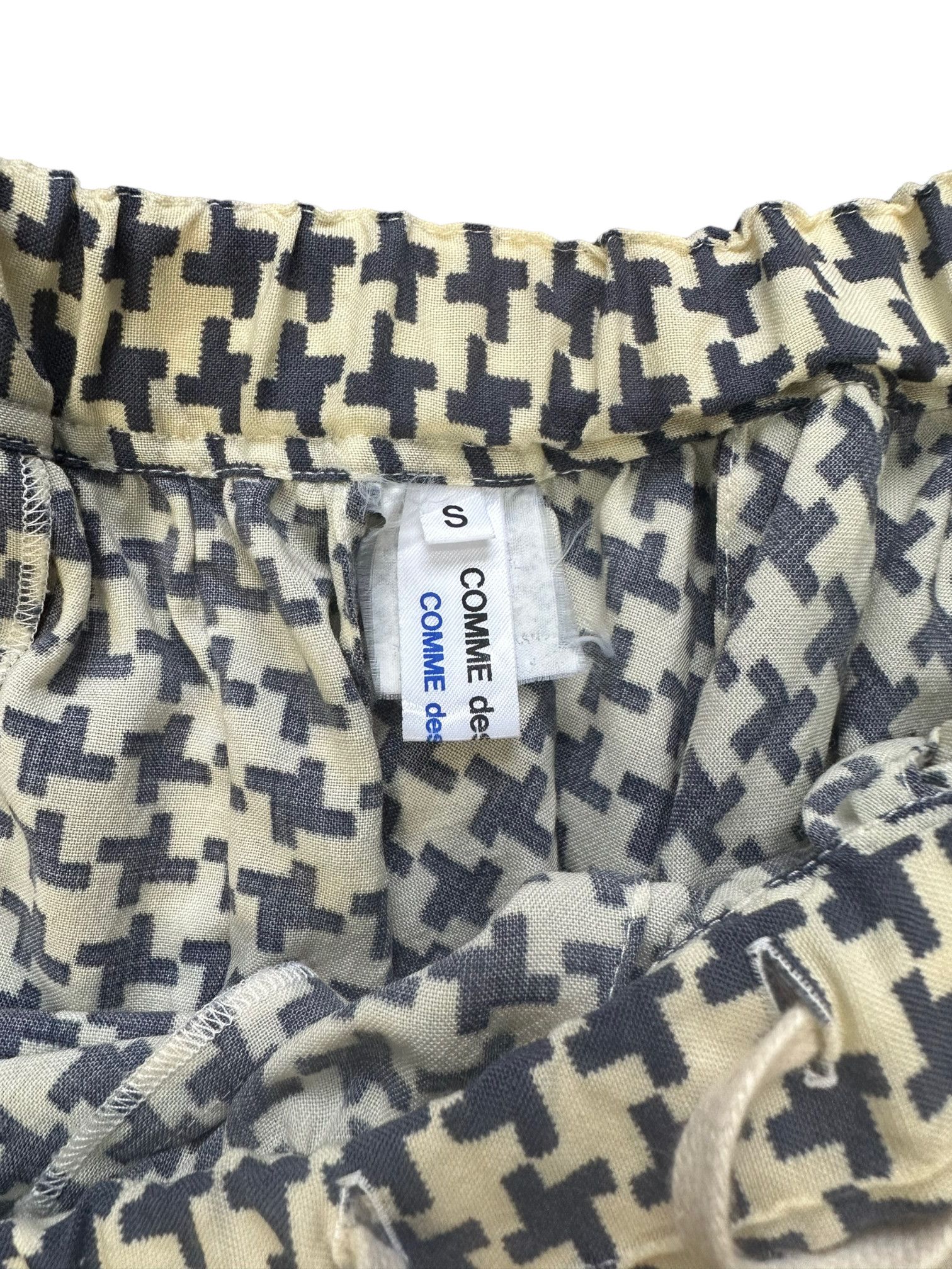 Comme des Garcons COMME DES GARCONS FULLPRINT OVERSIZED SKIRT #7910-189 Size 35" - 4 Thumbnail