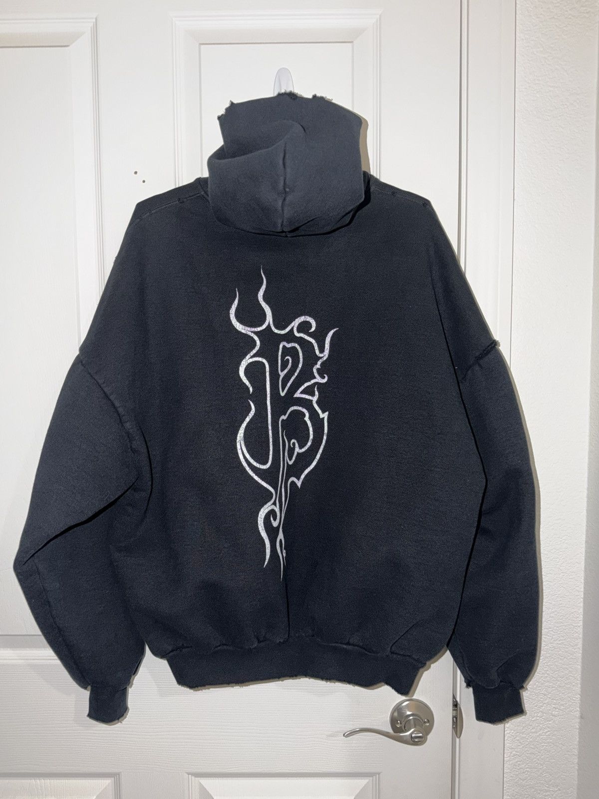 Balenciaga Balenciaga Dark Wave Hoodie Size US S / EU 44-46 / 1 - 2 Thumbnail