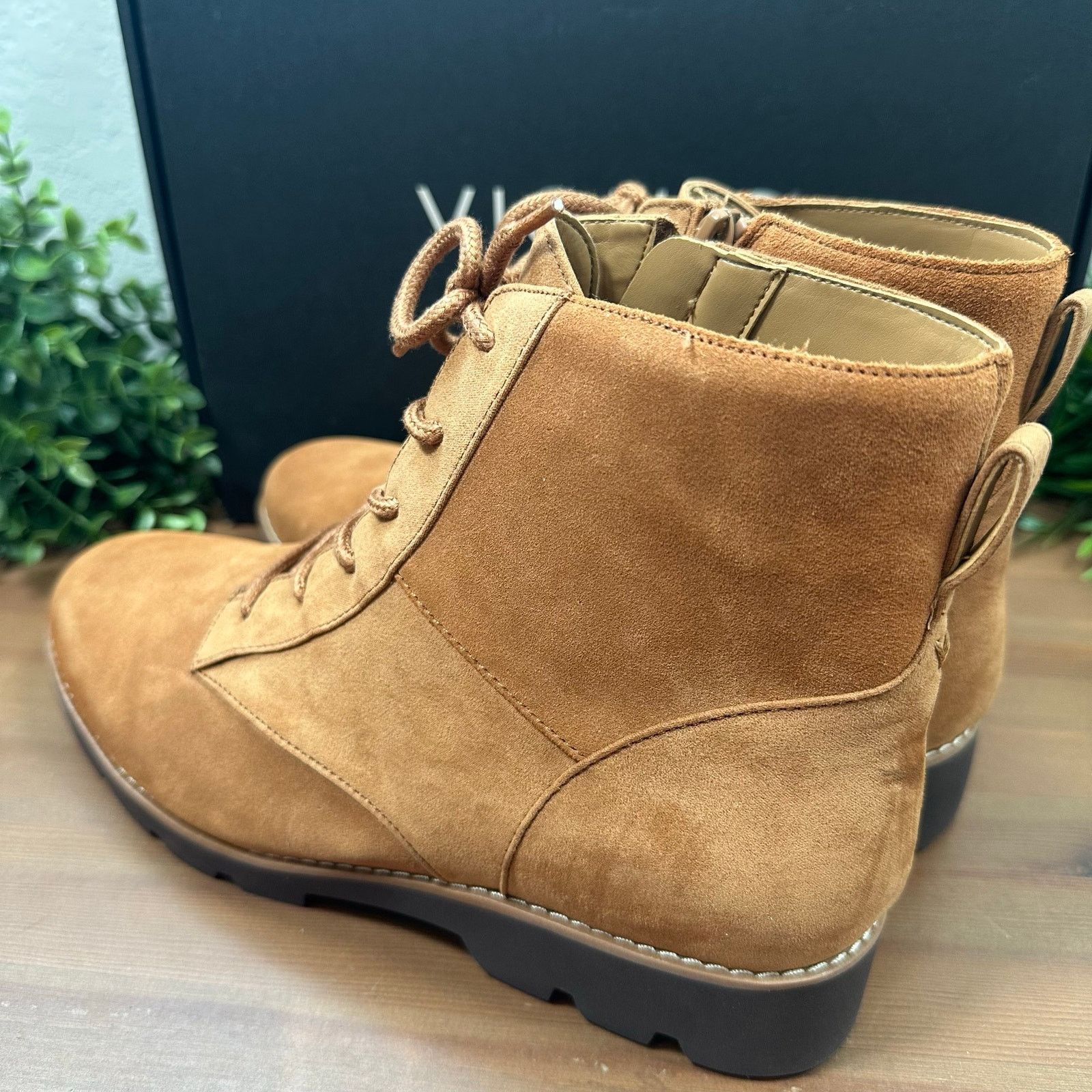 Vionic Vionic Larson Water Repellent Suede Lace-Up Ankle Boots Size US 9.5 / IT 39.5 - 6 Thumbnail