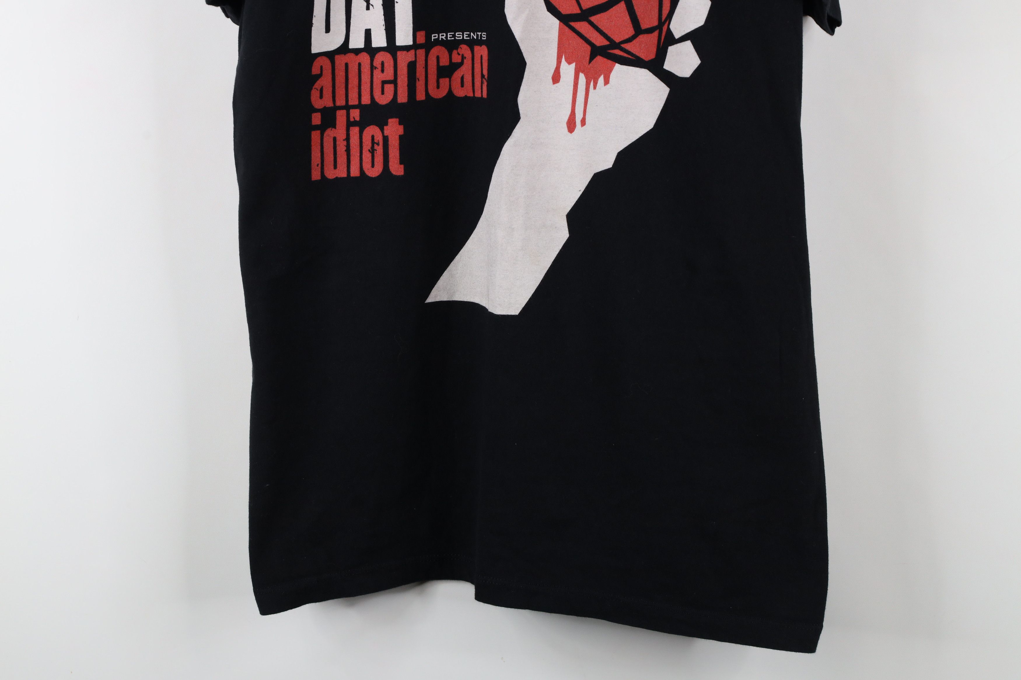 Vintage Vintage Y2K 2004 Idiot Green Day Band Short Sleeve T-Shirt Size US L / EU 52-54 / 3 - 3 Thumbnail