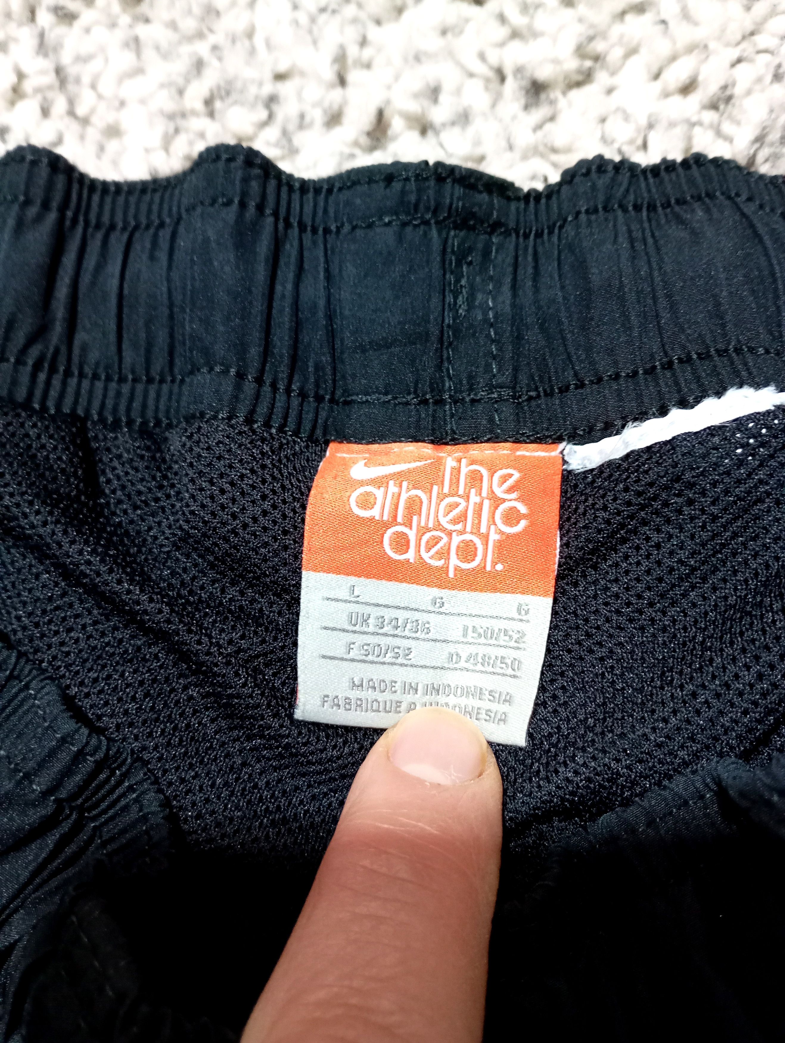 Nike Vintage Nike Air Pants 00s Nylon Striped Swoosh Y2K Baggy Size US 34 / EU 50 - 10 Thumbnail