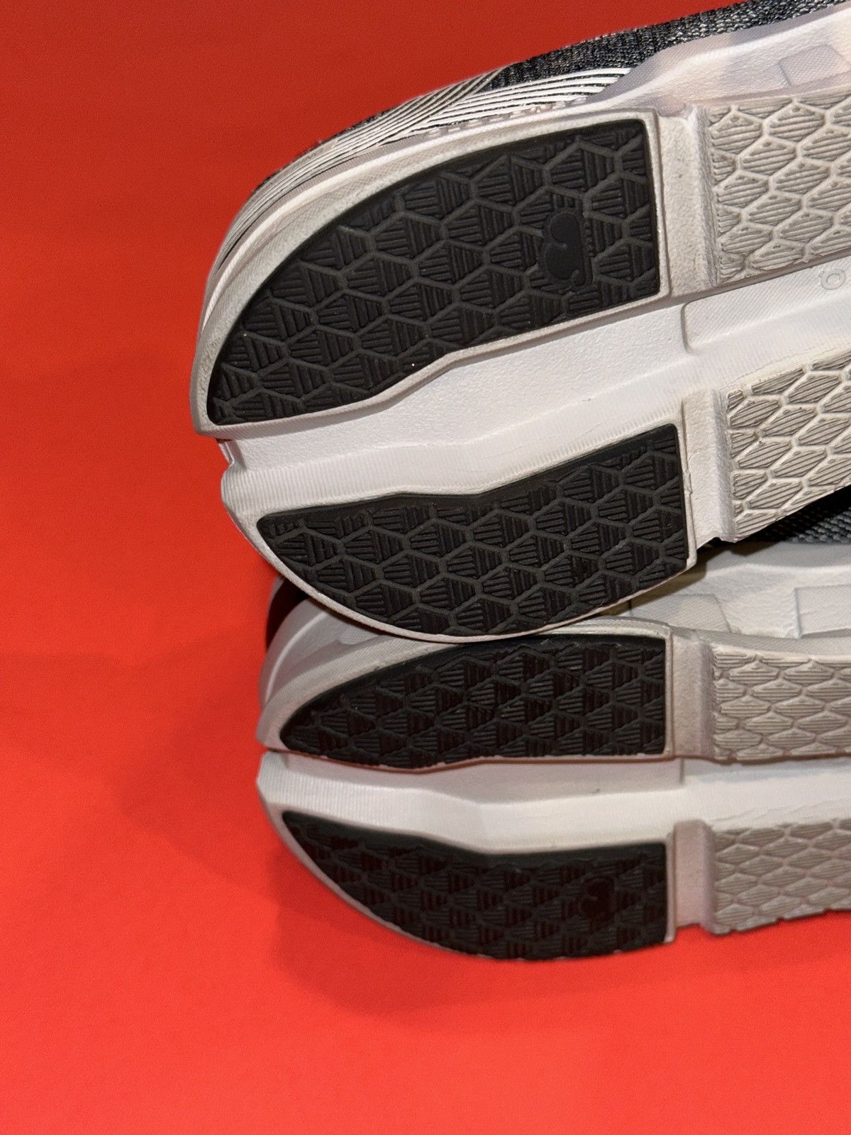 On On Cloud On Running Shoes Black Grey Glacier Road Men’s 9.5 Size US 9.5 / EU 42-43 - 7 Thumbnail