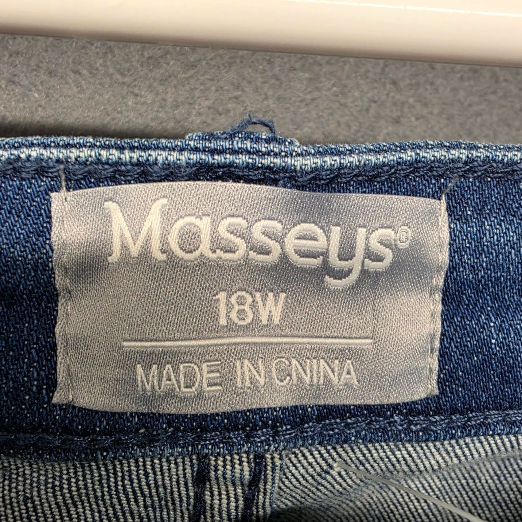 Vintage Masseys Womens Jeans 18W Pearl Studded Blue Plus Size Embellished Denim Tapered Womens Size 40" / US 18 - 3 Thumbnail
