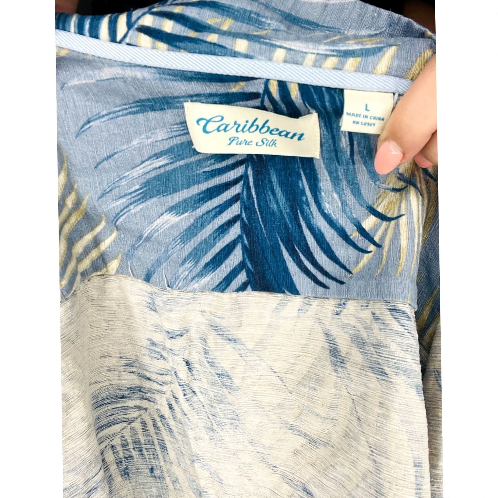 Vintage VINTAGE Carribean Pure Silk Blue Feather Button Down Casual Shirt L Mens Size US L / EU 52-54 / 3 - 4 Thumbnail