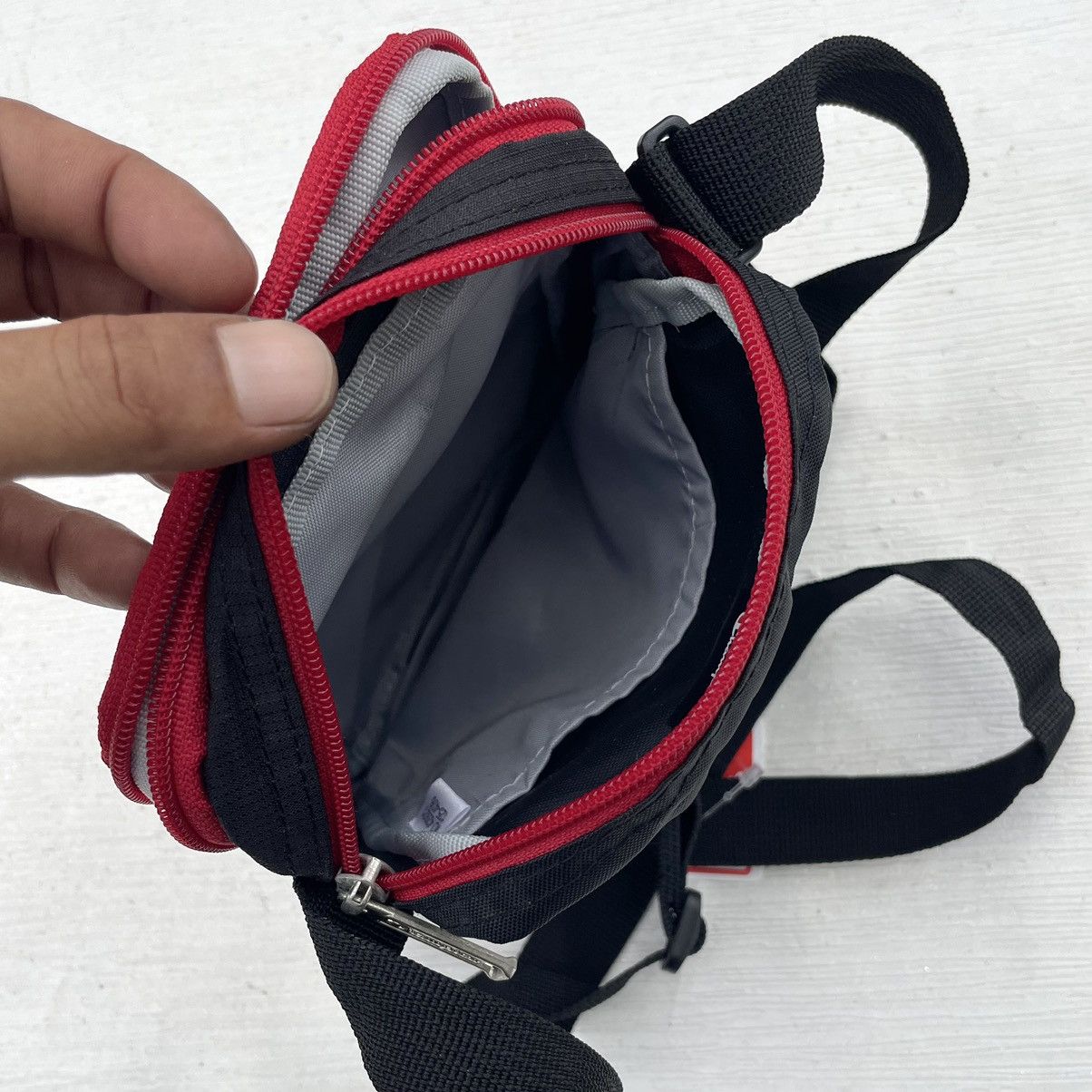 Champion STREET STYLE CHAMPION CROSSBODY Size ONE SIZE - 8 Thumbnail