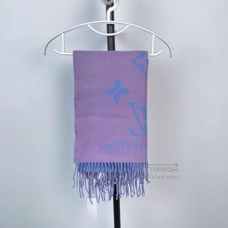 Louis Vuitton Louis Vuitton Blue and purple color matching cashmere scar Size ONE SIZE - 5 Thumbnail