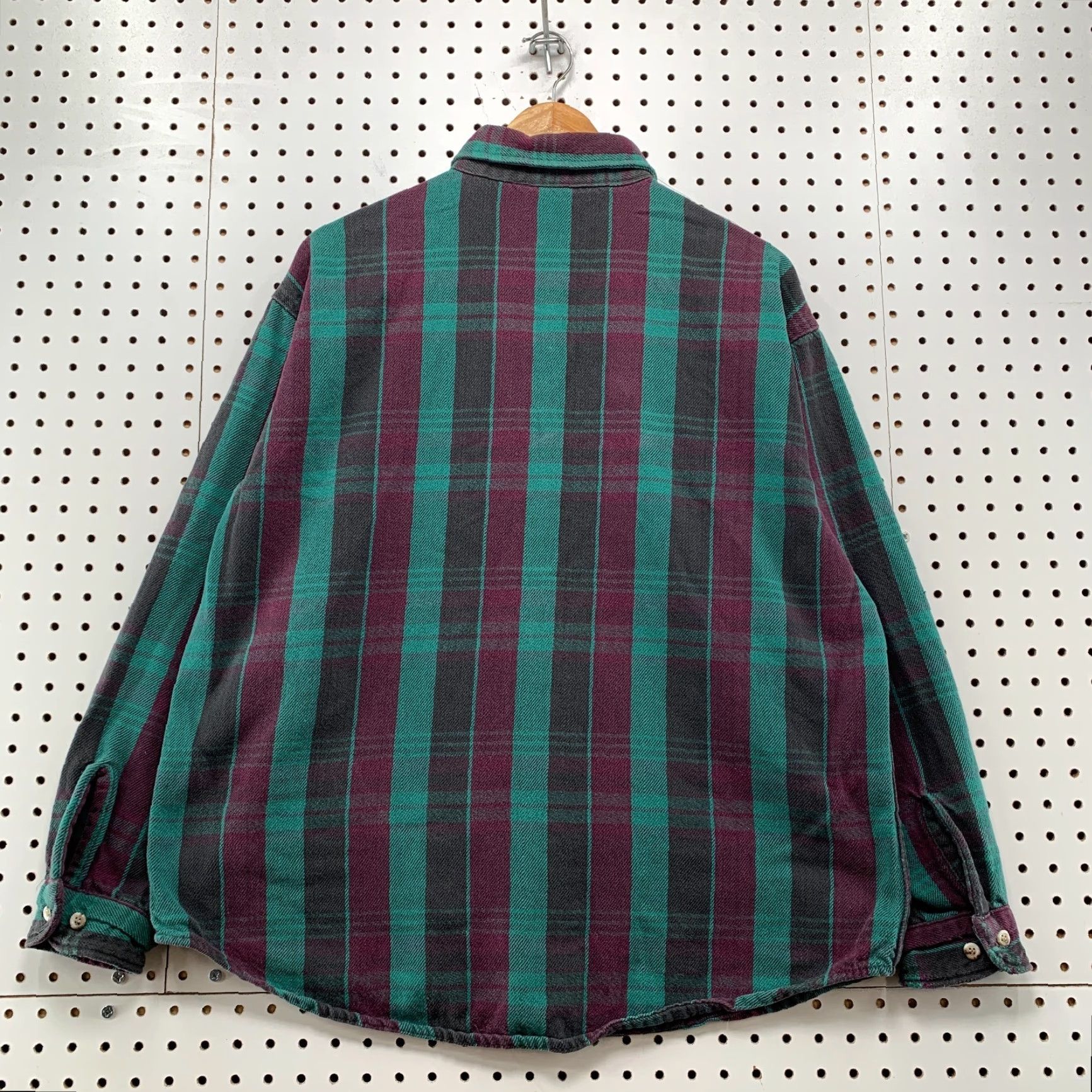 Vintage Vintage St. John Bay Men's Plaid Button-Up Shirt Large Green Purple Casual Cotton Made USA Size US L / EU 52-54 / 3 - 7 Thumbnail