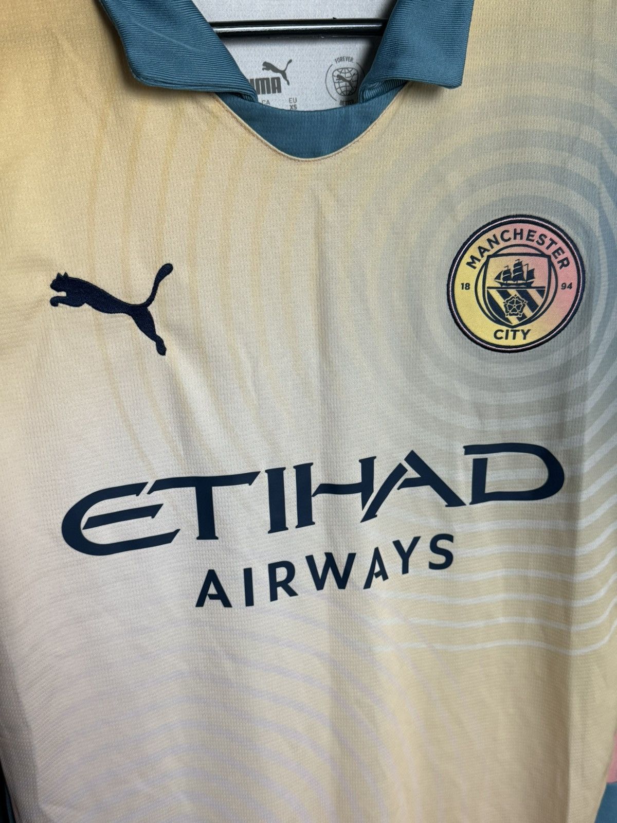 Puma Manchester City 24/25 Fourth Football Jersey Size US XS / EU 42 / 0 - 3 Thumbnail