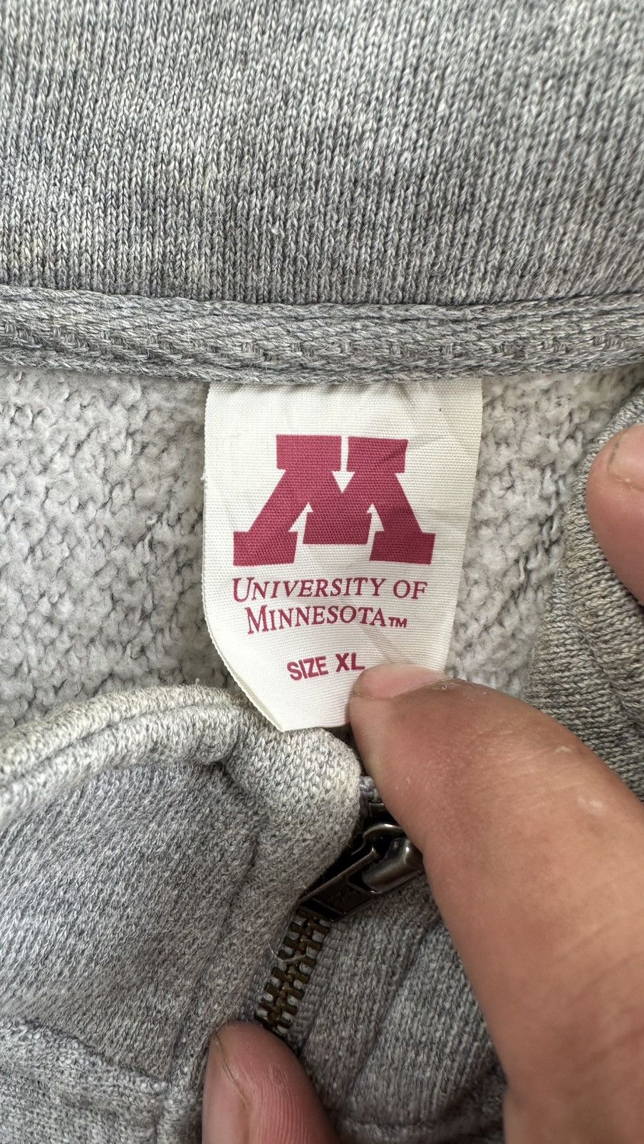 GU GU UNIVERSITY OF MINNESOTA MIDZIPPER SEEATSHIRT Size US M / EU 48-50 / 2 - 3 Thumbnail
