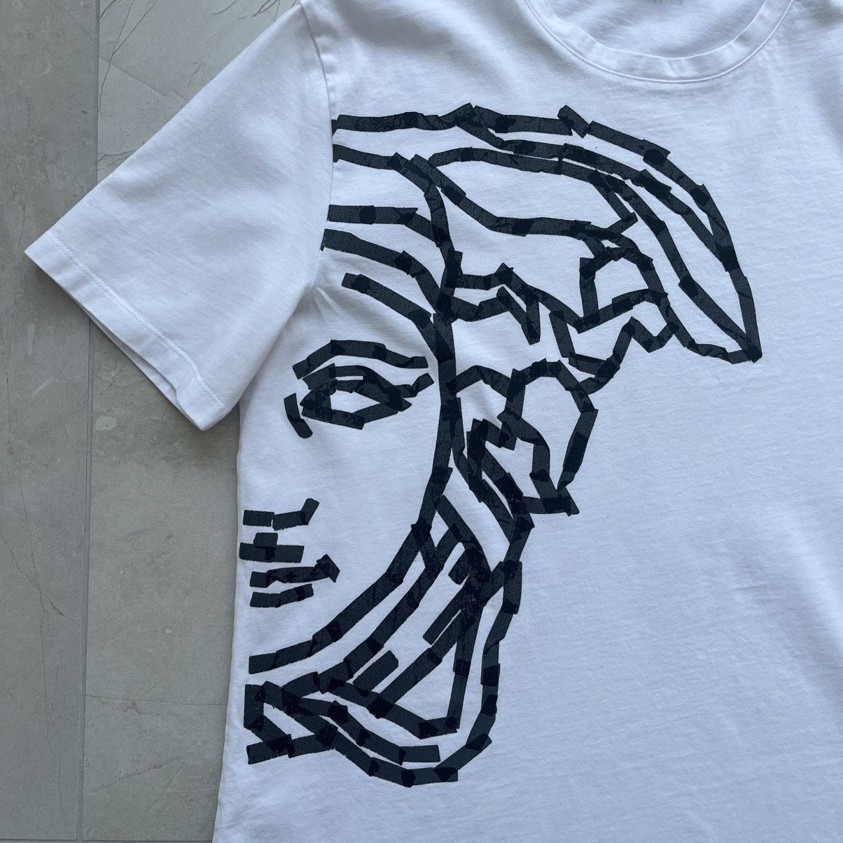 Versace Versace Graphic Face Print White T-Shirt Size US M / EU 48-50 / 2 - 2 Thumbnail