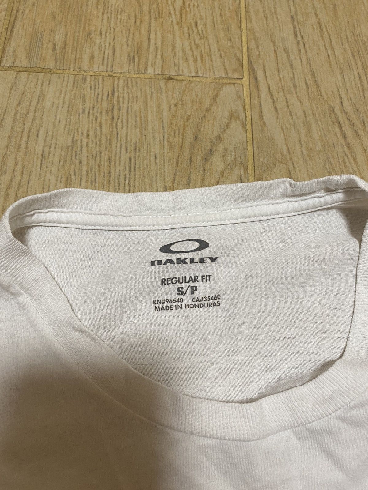 Japanese Brand × Oakley Vintage Oakley Hawaii vintage distressed t shirt Size US S / EU 44-46 / 1 - 5 Thumbnail