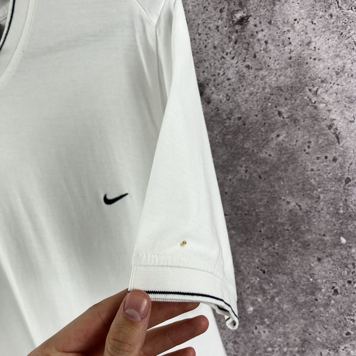 Nike × Vintage Vtg 2000’s Nike T-Shirt Small Embroidery Swoosh White Sz M Size US M / EU 48-50 / 2 - 6 Thumbnail