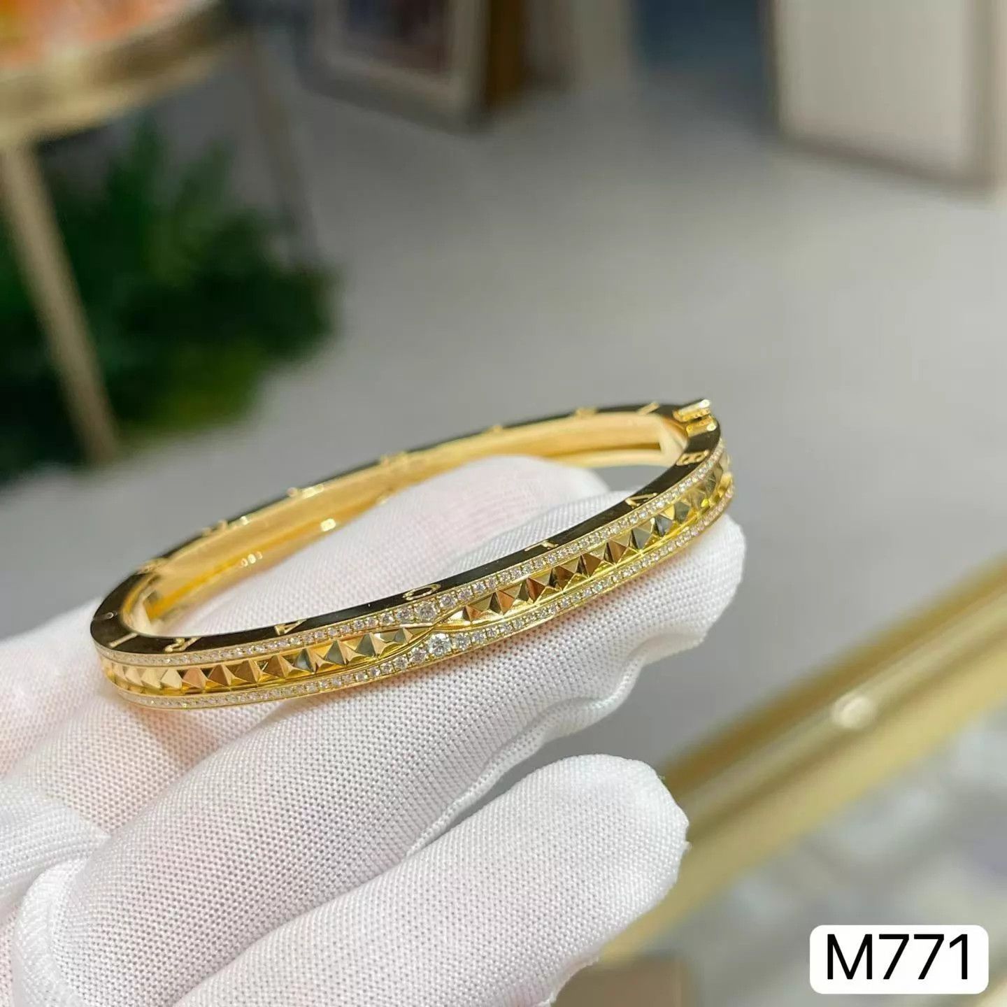 Bvlgari Bvlgari ZERO.1 Rock Gold 2-Row Diamond Rivet Bracelet SM LN Size ONE SIZE - 7 Thumbnail