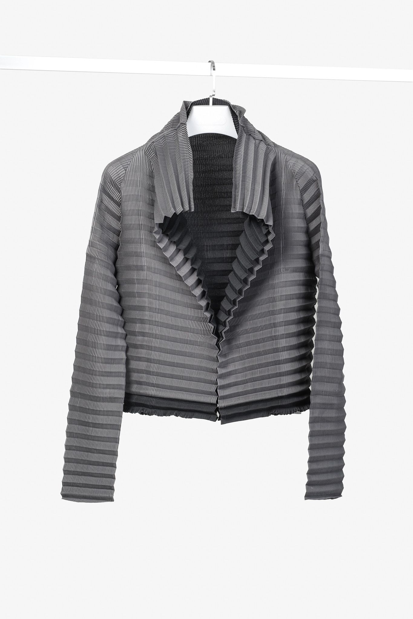 Issey Miyake Issey Miyake Fete Grey Pleated Accent Shawl-Collar Blouse Size M / US 6-8 / IT 42-44 - 1 Thumbnail