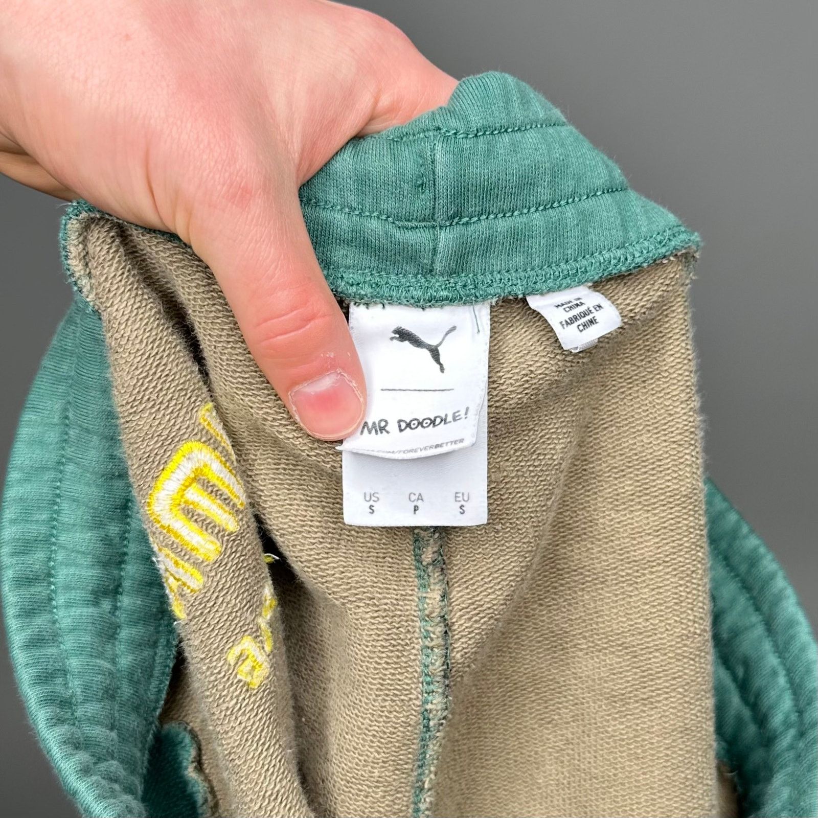 Puma × Vintage Crazy Puma Sweatpants Mr Doodle Green Cotton Joggers Yellow Size US 30 / EU 46 - 4 Thumbnail