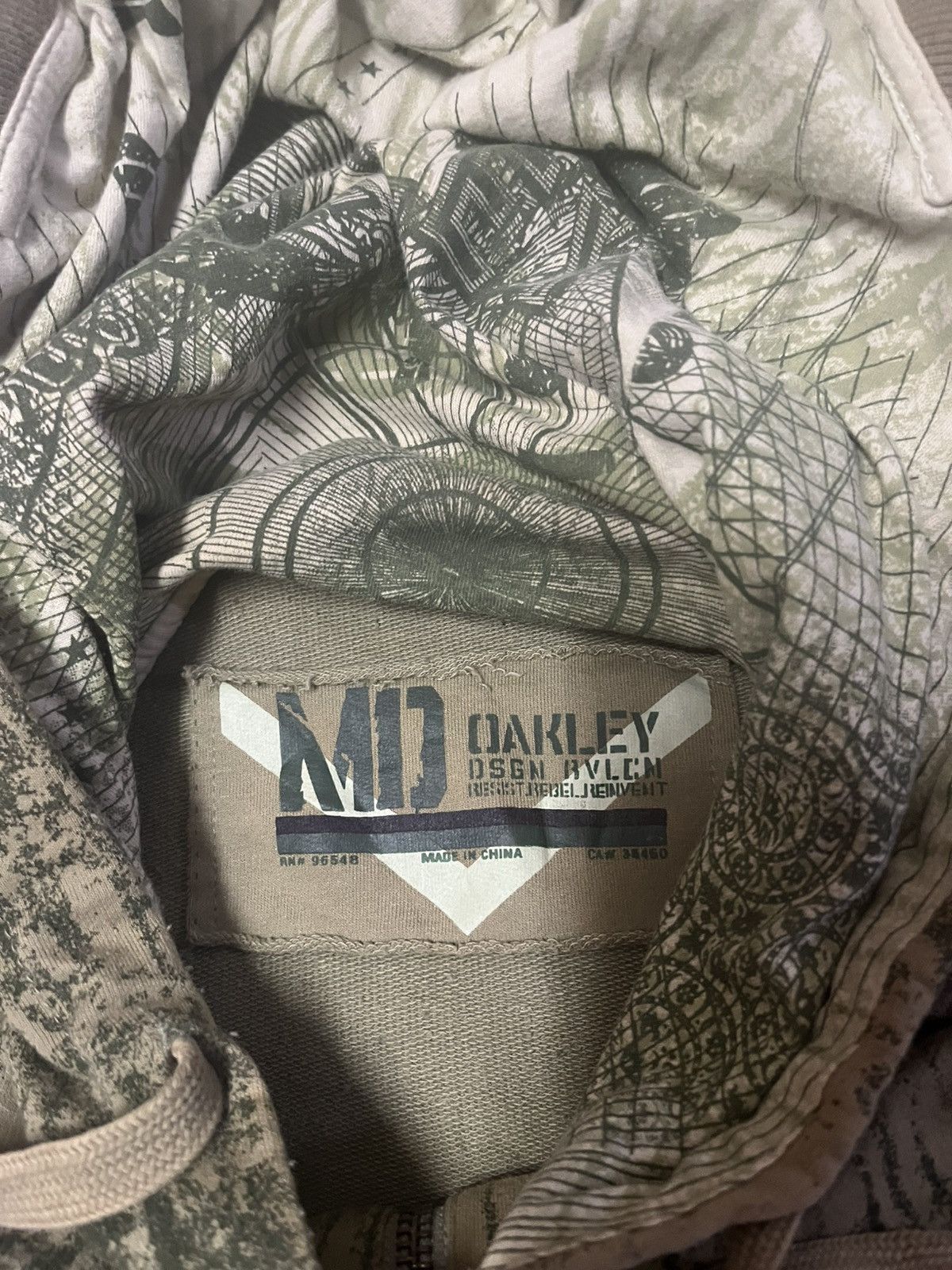 Oakley Rare Oakley Fuente Hoodie Size US XL / EU 56 / 4 - 5 Thumbnail