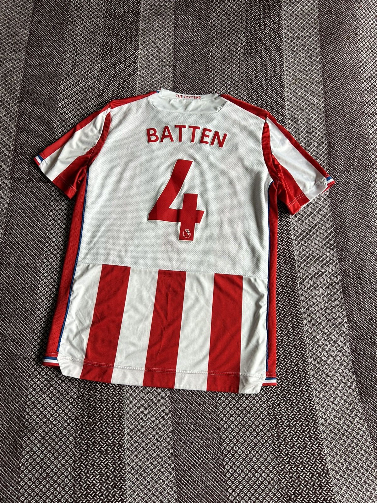 Vintage Stoke City England Home Soccer Jersey Stripes Size XL Size US XL / EU 56 / 4 - 9 Thumbnail