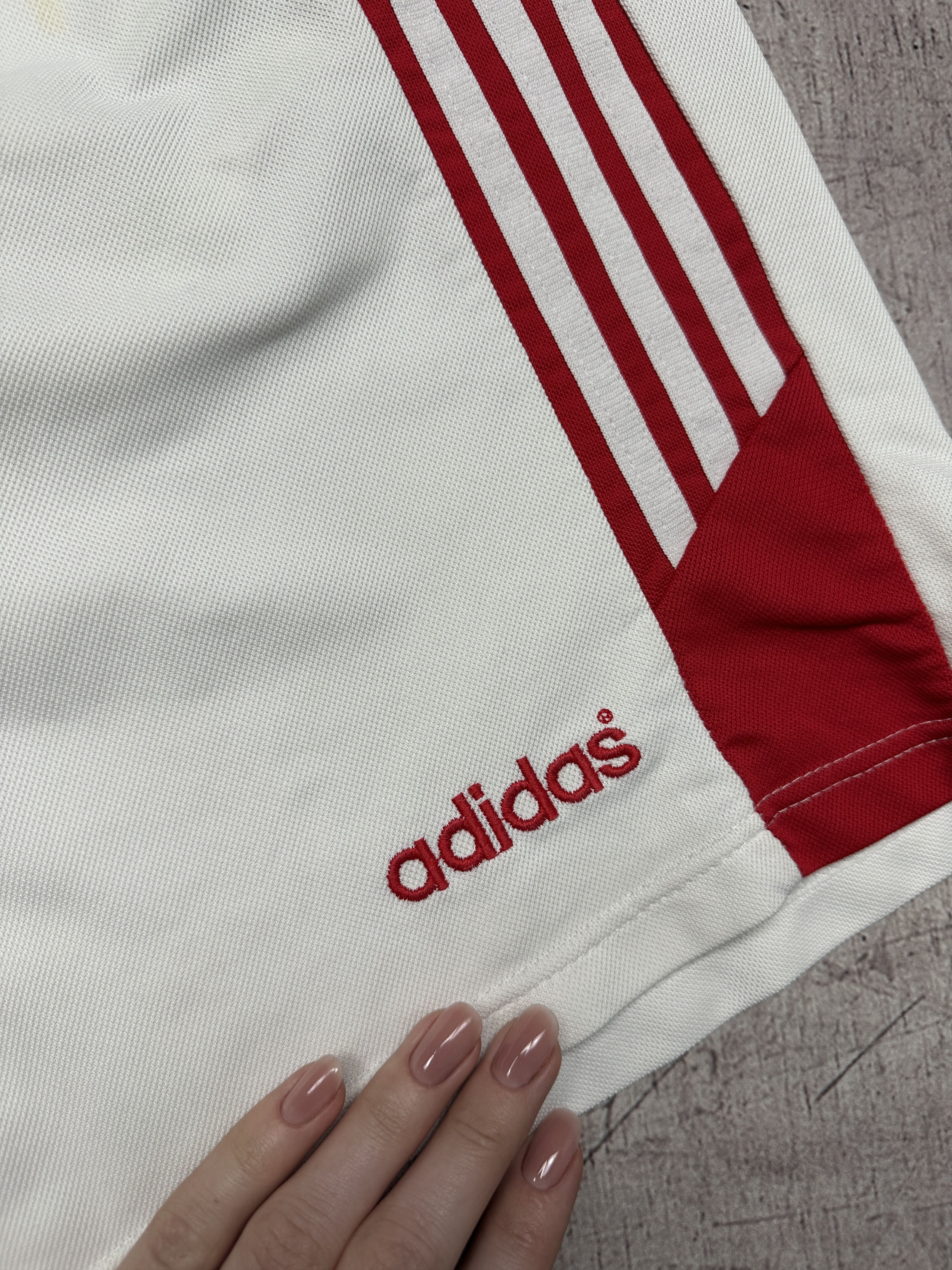 Adidas Adidas 90s Vintage Mens Shorts Size US 36 / EU 52 - 3 Thumbnail