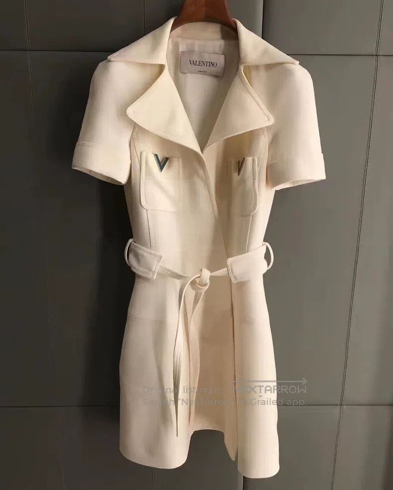 Valentino Valentino Short-sleeved dress Size S / US 4 / IT 40 - 6 Thumbnail