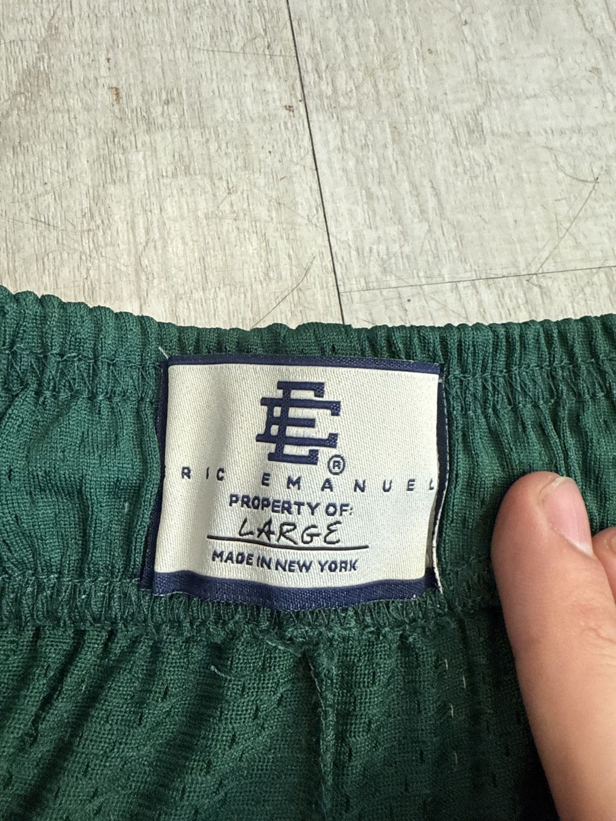 Eric Emanuel × NFL Eric Emanuel x NFL eagles green shorts Size US 34 / EU 50 - 5 Thumbnail