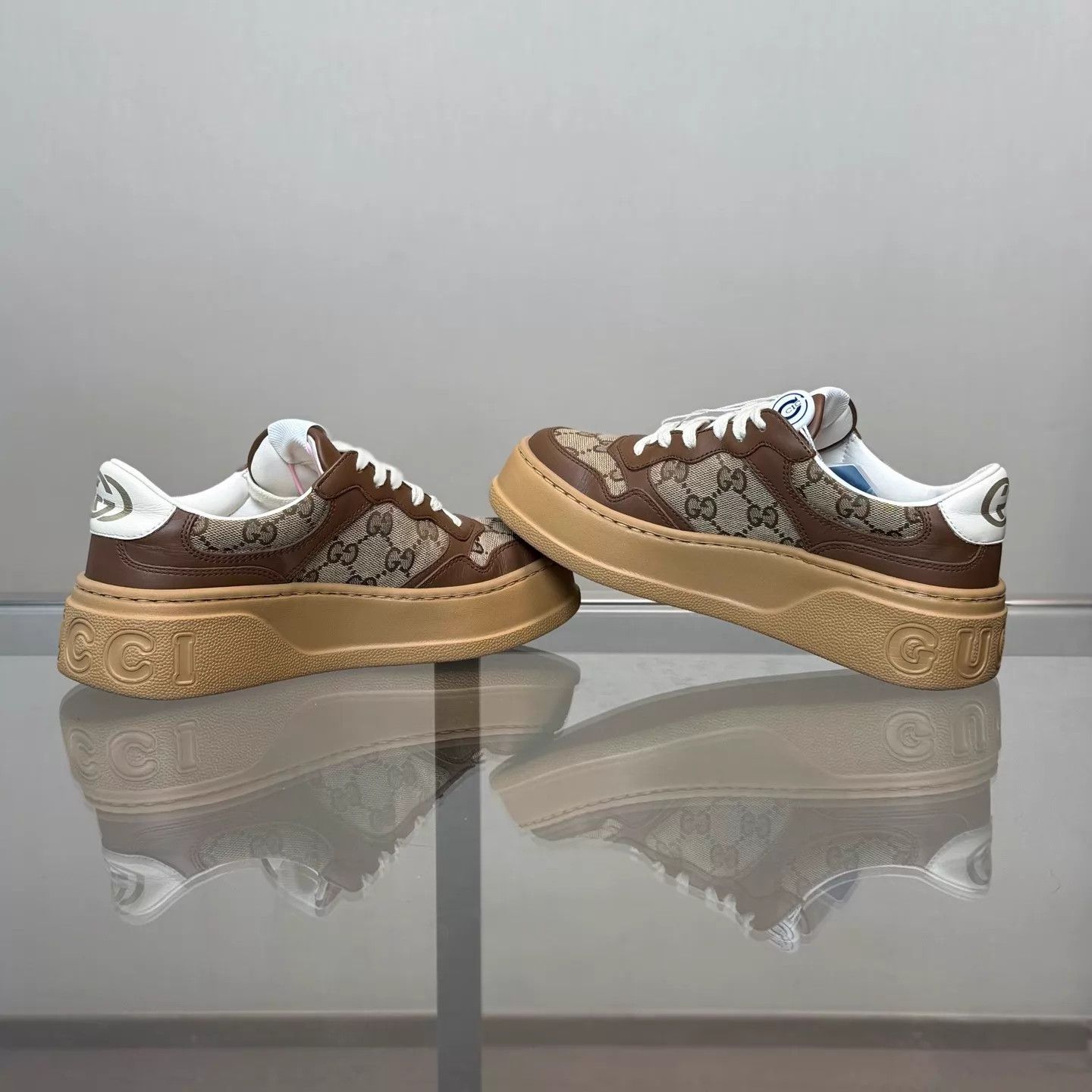 Gucci Gucci White Brown Logo Print Sneaker 99 EU 36.5 Original Box Size US 6 / IT 36 - 6 Thumbnail