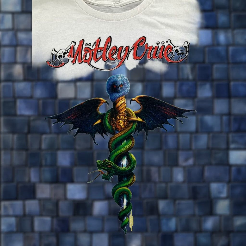 Vintage VINTAGE Motley Crue Shirt Mens 2XL White Band Tee Snake Skull Wings T-Shirt Rock Motorhead? Size US XXL / EU 58 / 5 - 1 Thumbnail