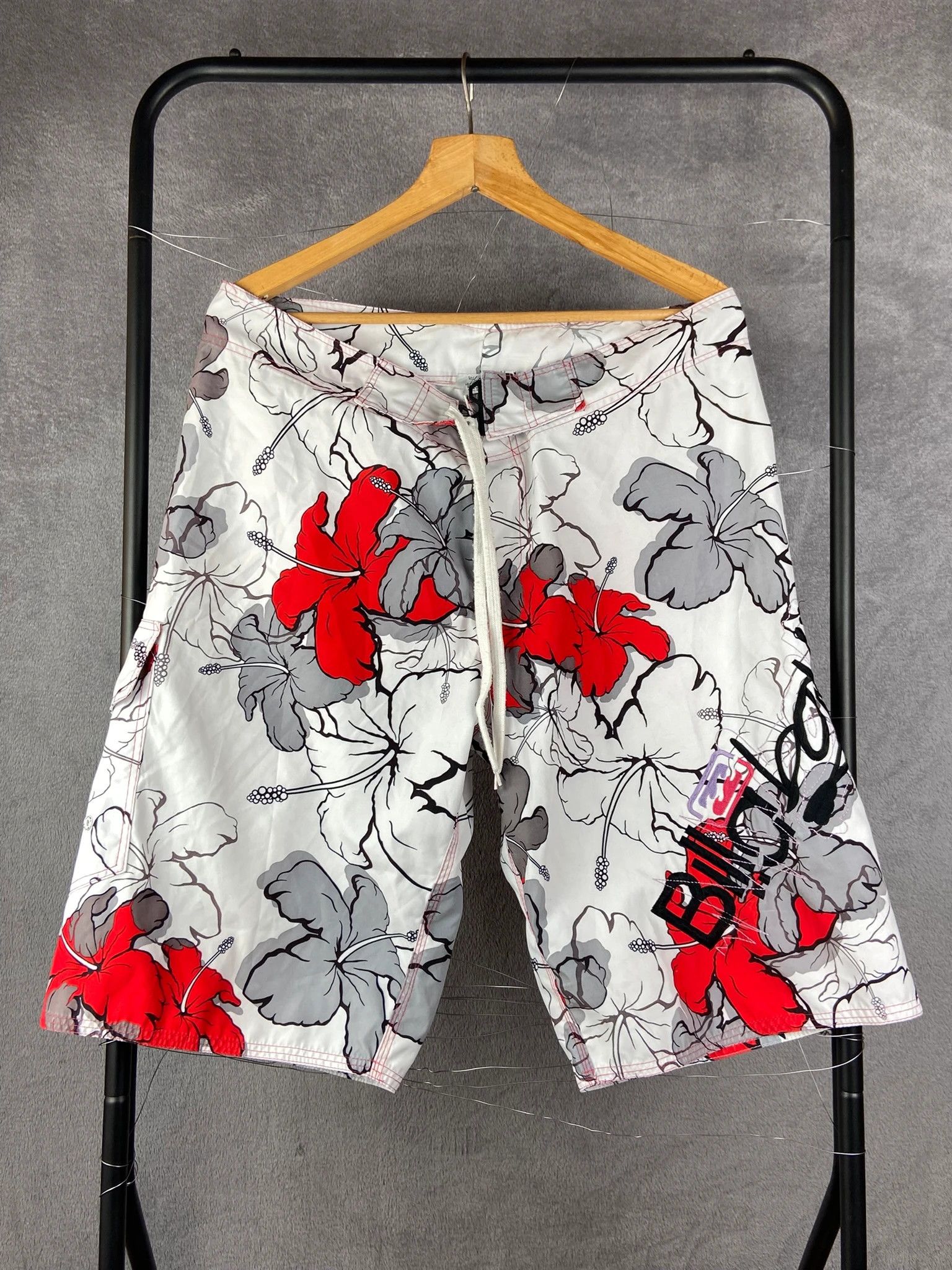 Billabong Billabong shorts white floral vintage retro Size US L / EU 52-54 / 3 - 1 Thumbnail
