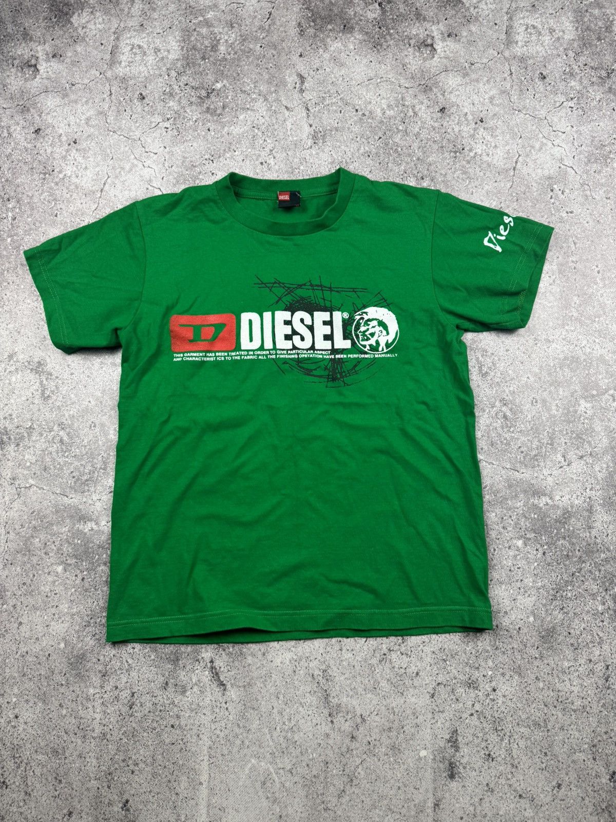 Diesel Vintage 90s Diesel Big logo t-shirt retro rare Y2K Japanesse Size US S / EU 44-46 / 1 - 1 Thumbnail