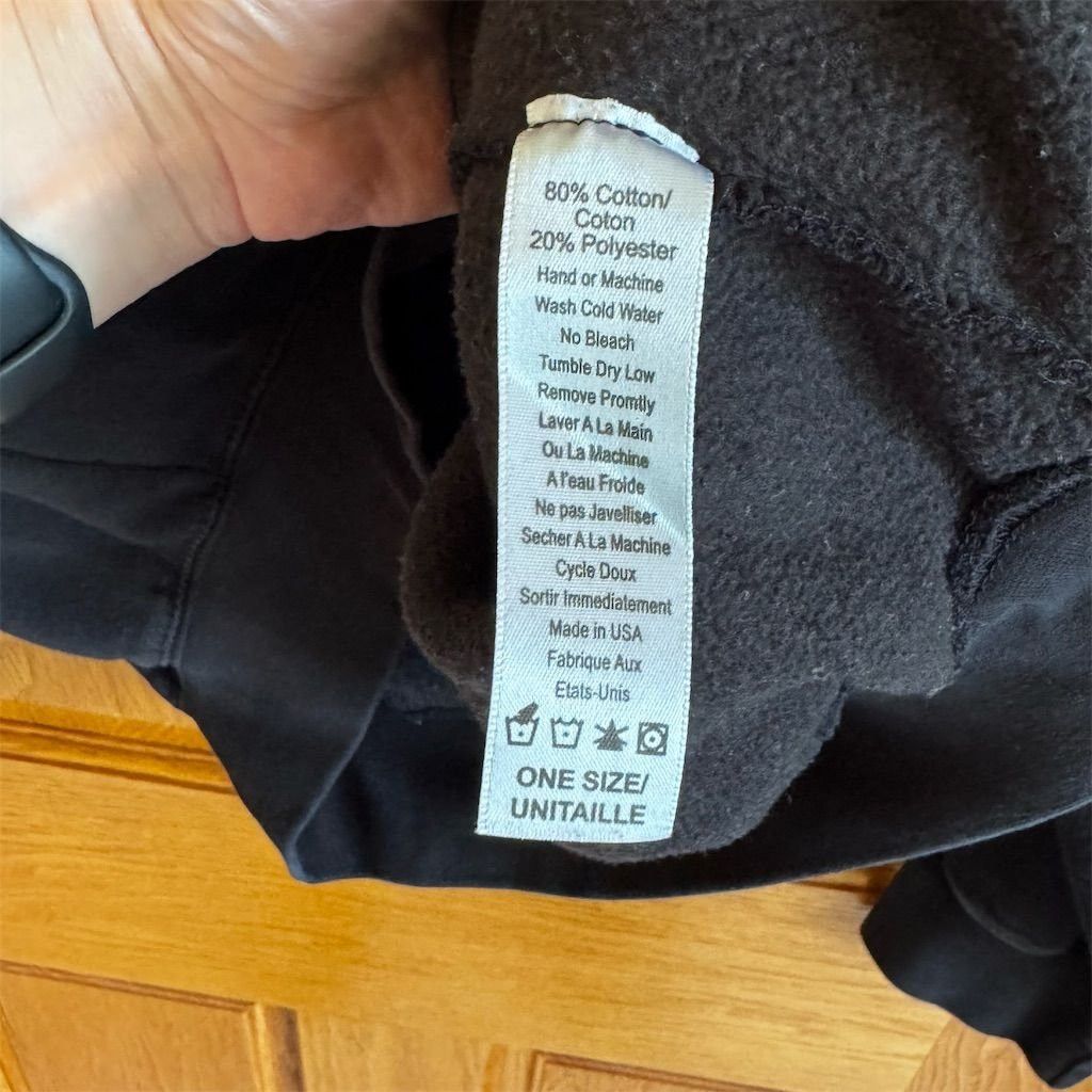 Brandy Melville Brandy Melville Unisex Black Graphic Print Pullover Hoodie Size US XL / EU 56 / 4 - 4 Thumbnail
