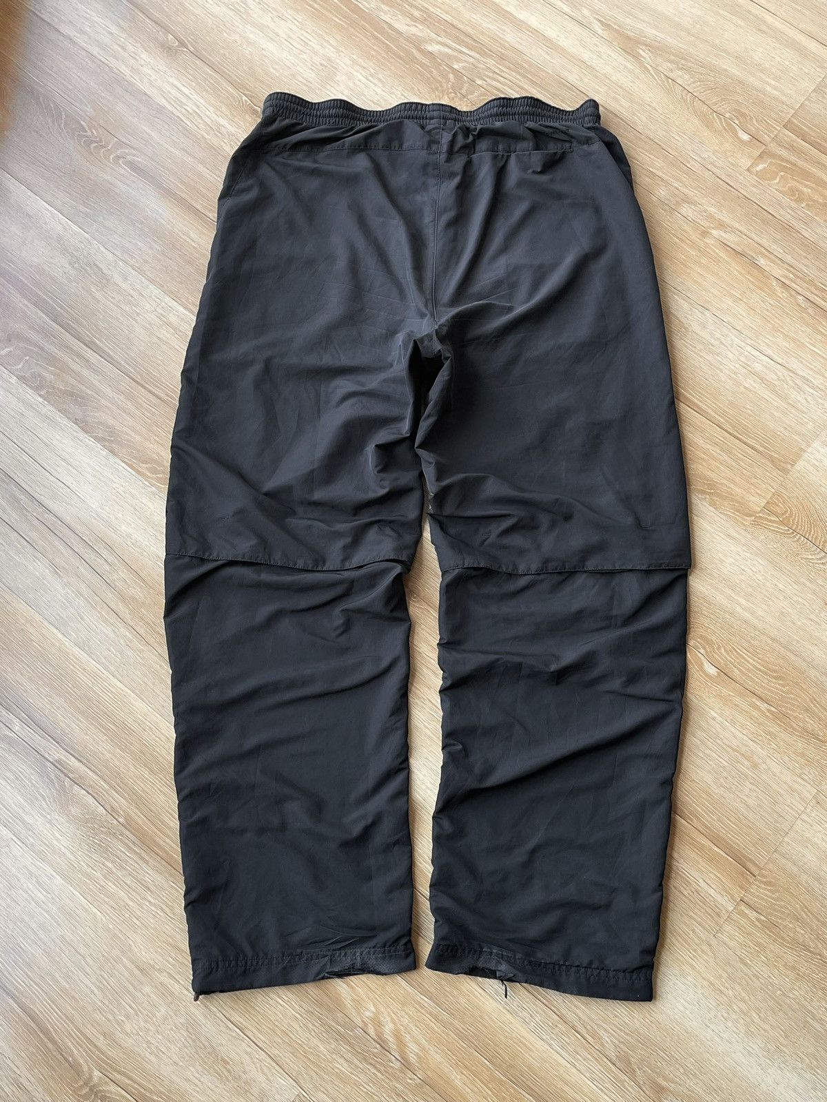Nike Vintage Nike Swoosh Baggy Parachute Track Pants Size L Size US 34 / EU 50 - 15 Thumbnail