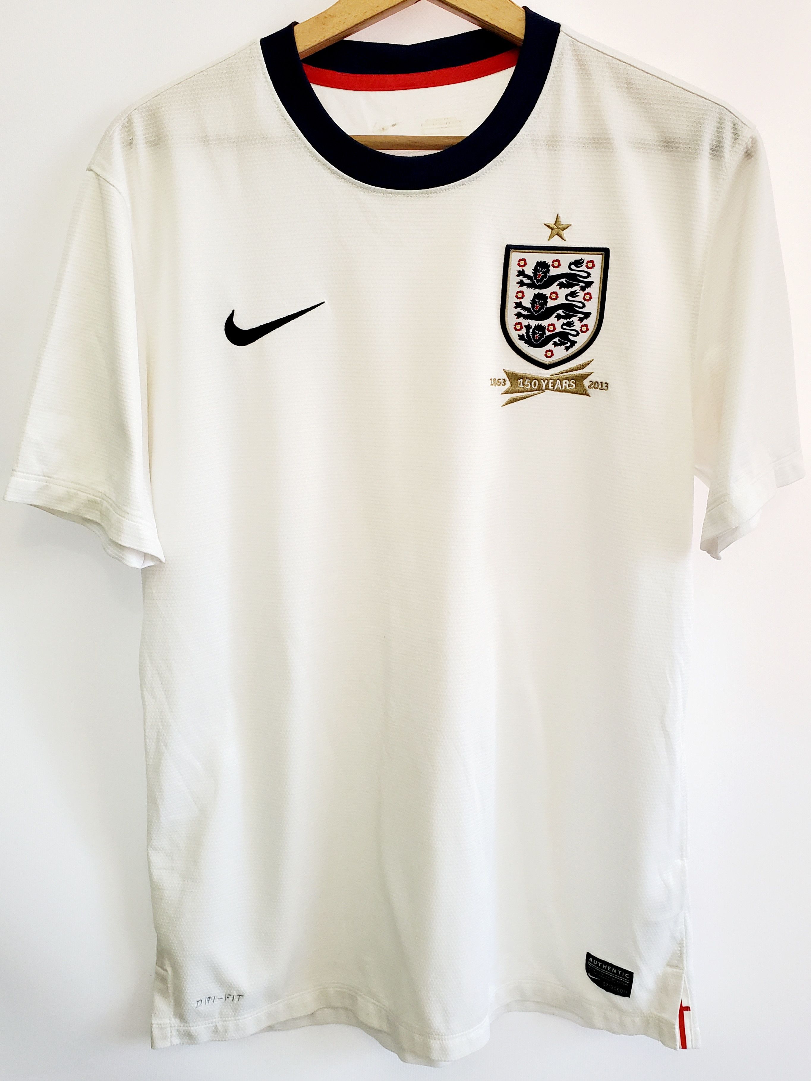 Nike ENGLAND 2012 2014 HOME FOOTBALL SOCCER JERSEY NIKE size M Size US M / EU 48-50 / 2 - 1 Thumbnail